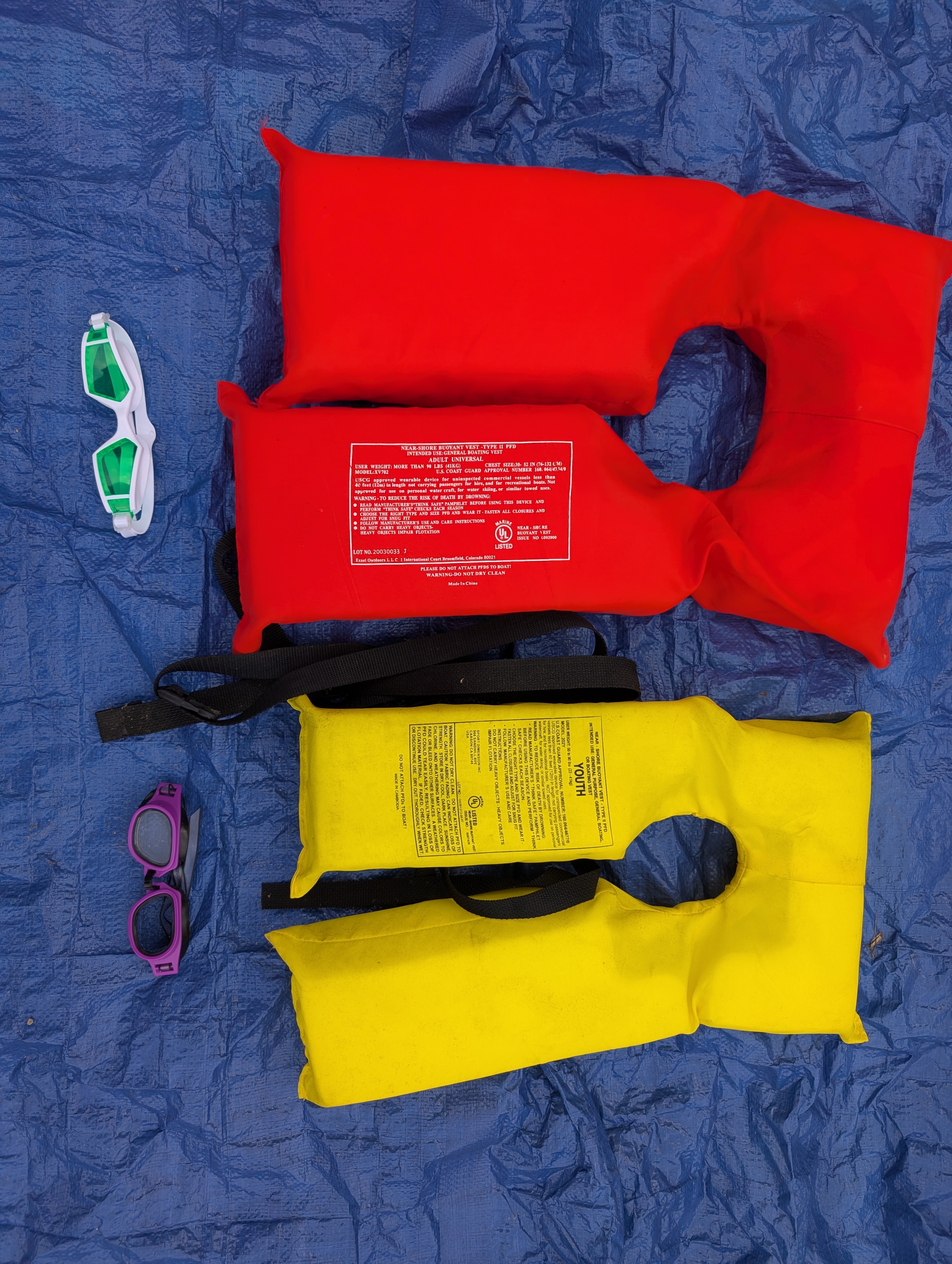 Goggles with Antifog Spray and Life Jacket Sets for River Exploration